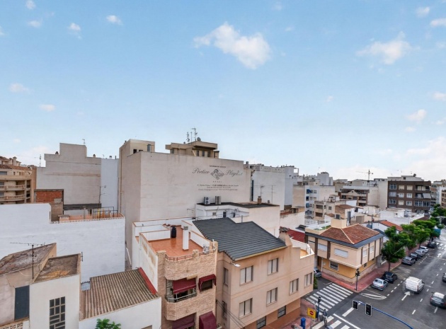 Resale - Apartment - Torrevieja - Torrevieja Centro