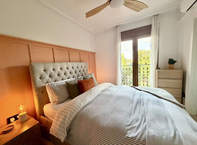 Resale - Apartment - Villamartin - Costa Blanca South