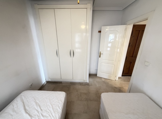 Resale - Apartment - Villamartin - las violetas