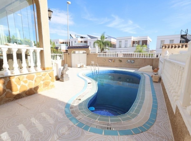 Resale - Villa - Villamartin - El Galan