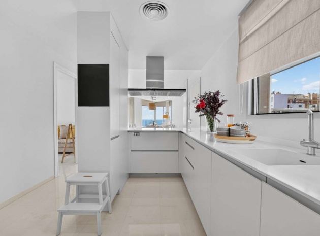Resale - Apartment - Torrevieja - Torrevieja Centro