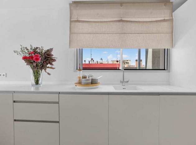 Resale - Apartment - Torrevieja - Torrevieja Centro