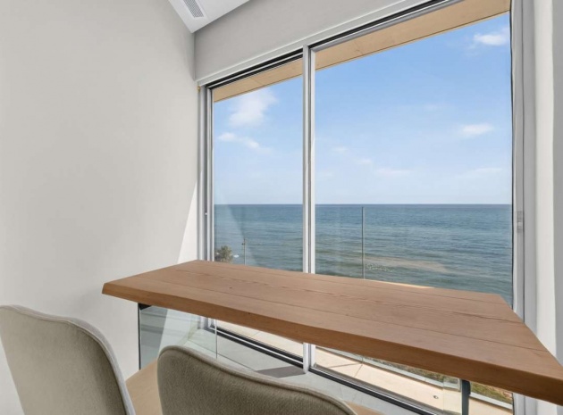Resale - Apartment - Torrevieja - Torrevieja Centro