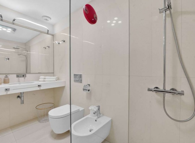 Resale - Apartment - Torrevieja - Torrevieja Centro