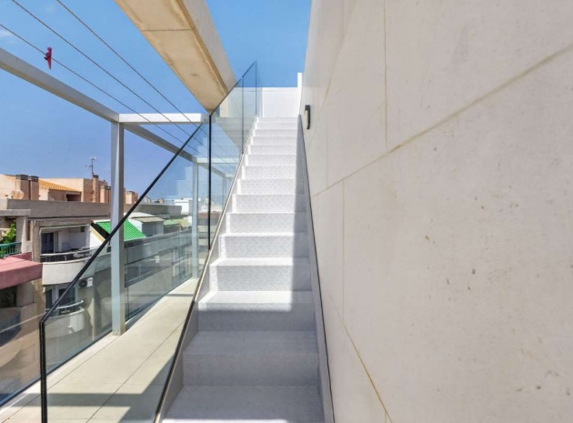 Resale - Apartment - Torrevieja - Torrevieja Centro