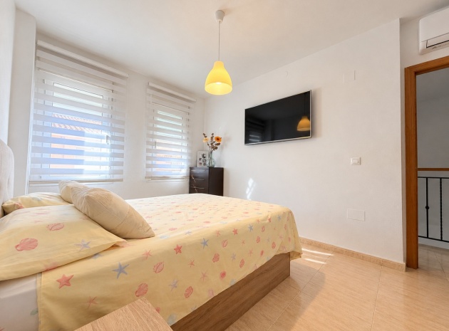 Resale - Townhouse - Daya Nueva - Daya Nueva Centro