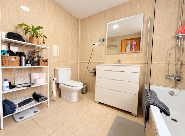 Resale - Townhouse - Daya Nueva - Daya Nueva Centro