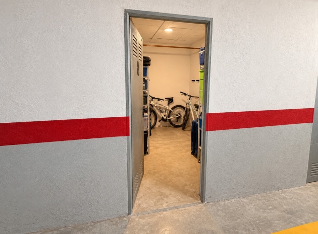Resale - Townhouse - Daya Nueva - Daya Nueva Centro