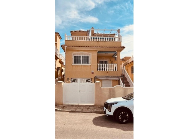 Resale - Villa - Orihuela - Villamartin