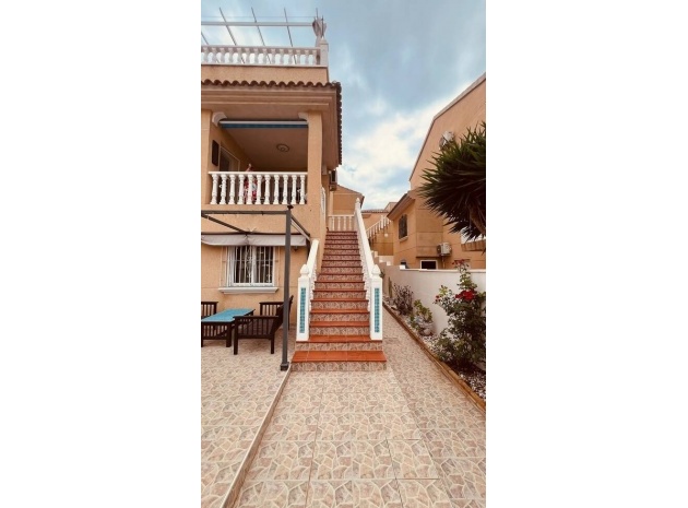Resale - Villa - Orihuela - Villamartin