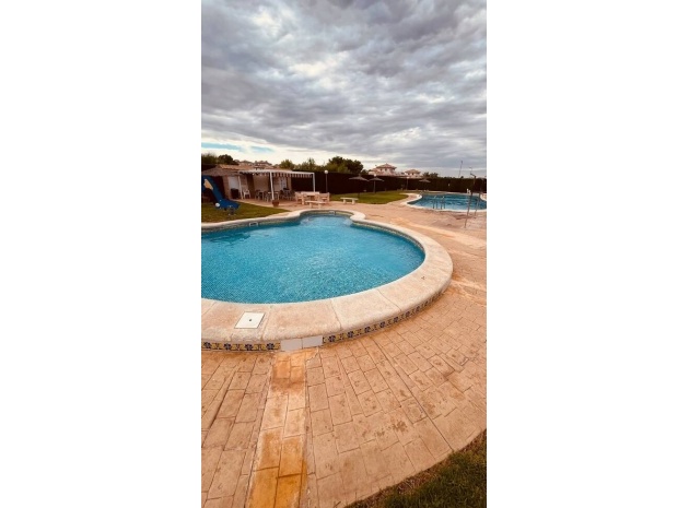 Resale - Villa - Orihuela - Villamartin