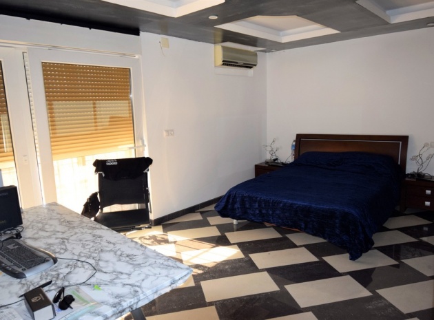 Resale - Villa - Guardamar del Segura - Guardamar del Segura Centro