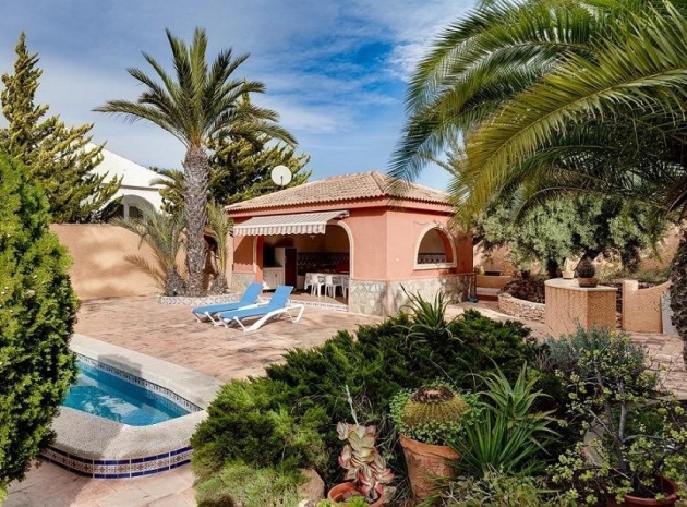 Resale - Villa - Torrevieja - La Siesta