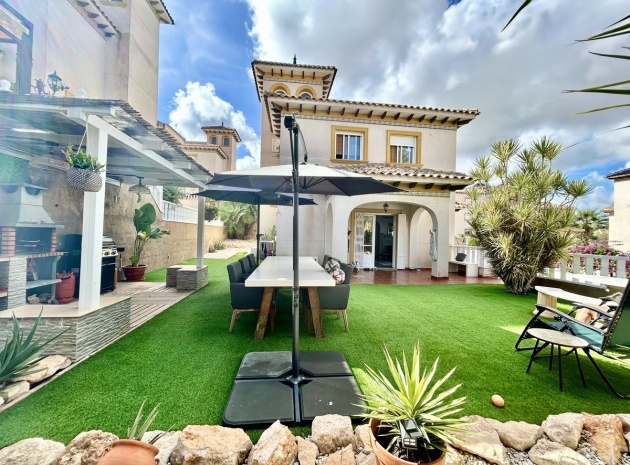 Resale - Villa - Orihuela - Villamartin