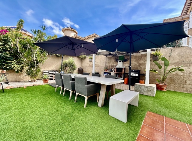 Resale - Villa - Orihuela - Villamartin