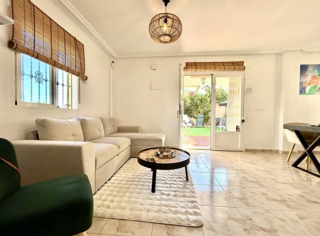 Resale - Villa - Orihuela - Villamartin