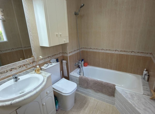 Resale - Villa - Los Montesinos - Urbanizacion montesol