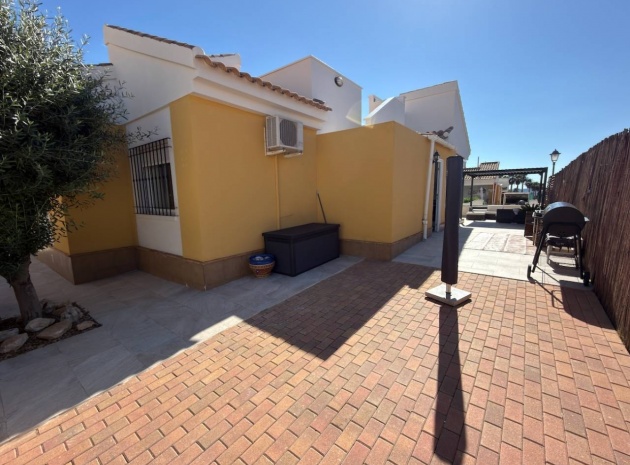 Resale - Villa - Los Montesinos - Urbanizacion montesol