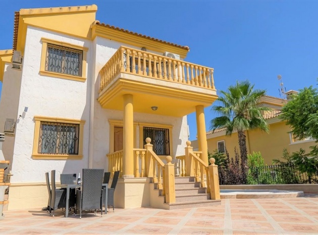 Resale - Villa - Villamartin - El Galan