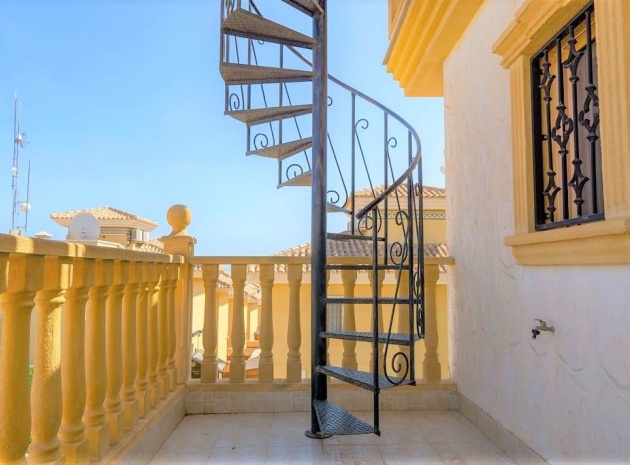 Resale - Villa - Villamartin - El Galan