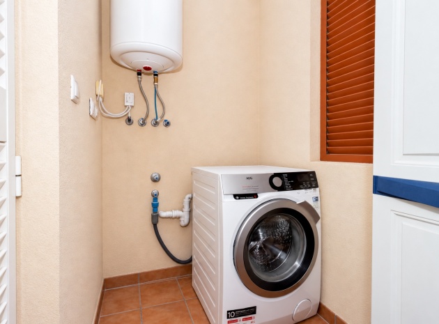 Resale - Apartment - Playa Flamenca - el bosque