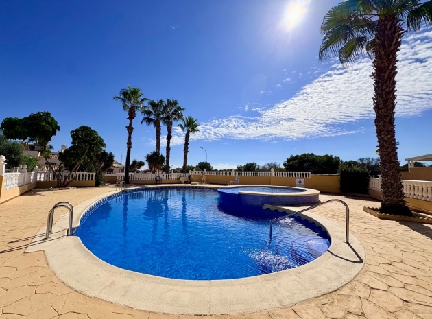 Resale - Villa - Playa Flamenca - zodiaco