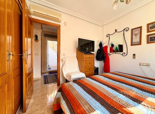 Resale - Villa - Playa Flamenca - zodiaco