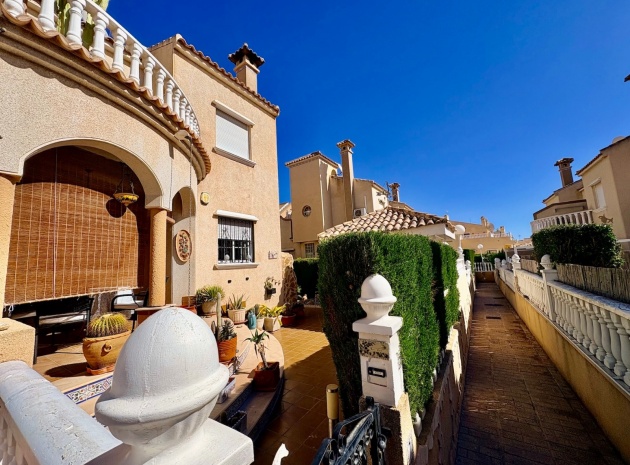 Resale - Villa - Playa Flamenca - zodiaco