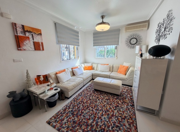 Resale - Villa - Los Montesinos - entre naranjos
