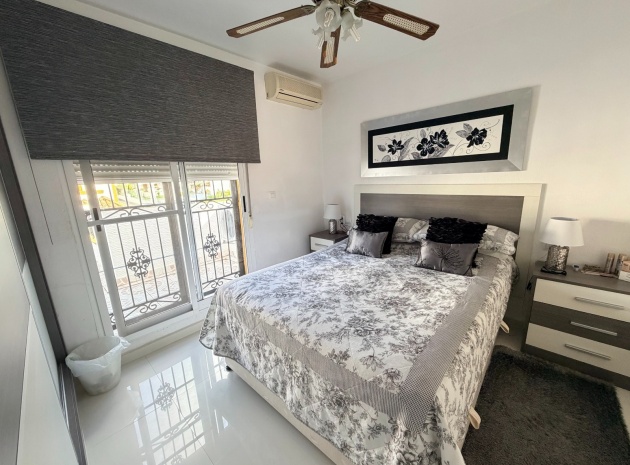 Resale - Villa - Los Montesinos - entre naranjos