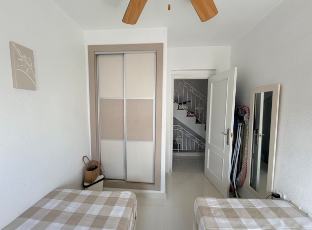 Resale - Villa - Los Montesinos - entre naranjos