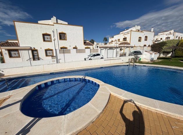 Resale - Villa - Los Montesinos - entre naranjos