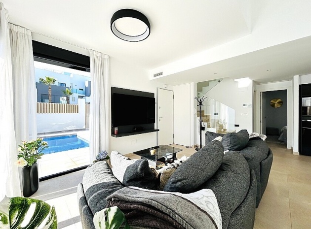 Resale - Villa - Guardamar del Segura - Urbanización El Raso