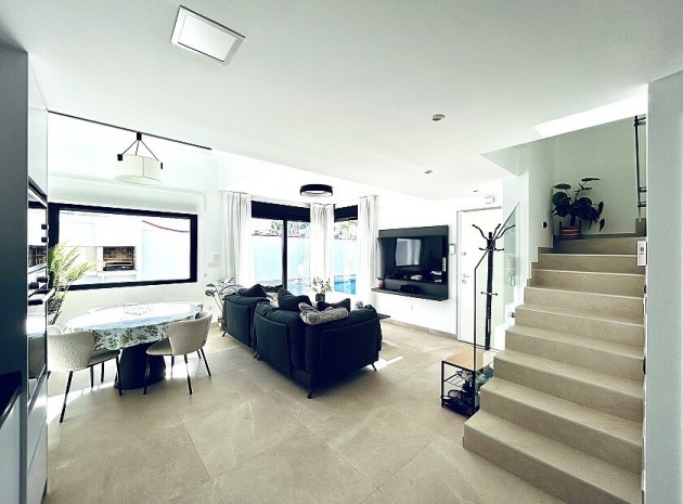 Resale - Villa - Guardamar del Segura - Urbanización El Raso