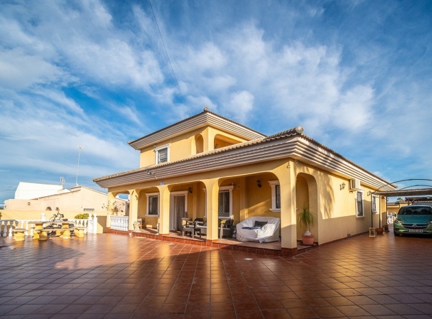 Resale - Villa - Torrevieja - Torrevieja Centro
