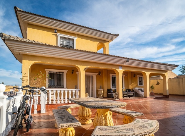 Resale - Villa - Torrevieja - Torrevieja Centro
