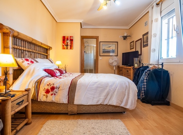 Resale - Villa - Torrevieja - Torrevieja Centro