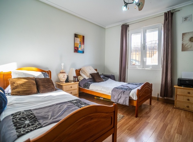 Resale - Villa - Torrevieja - Torrevieja Centro