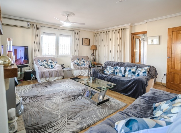 Resale - Villa - Torrevieja - Torrevieja Centro