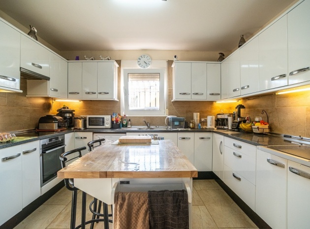 Resale - Villa - Torrevieja - Torrevieja Centro