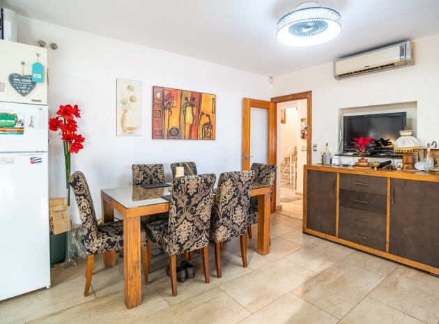 Resale - Villa - Torrevieja - Torrevieja Centro