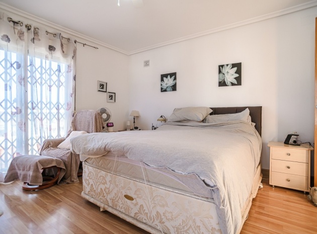 Resale - Villa - Torrevieja - Torrevieja Centro