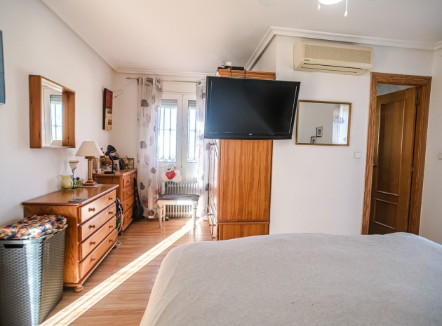 Resale - Villa - Torrevieja - Torrevieja Centro