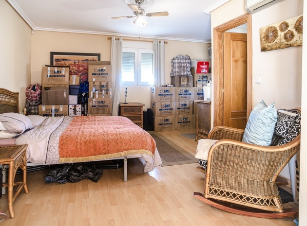 Resale - Villa - Torrevieja - Torrevieja Centro