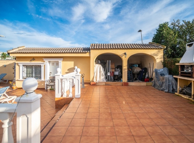 Resale - Villa - Torrevieja - Torrevieja Centro