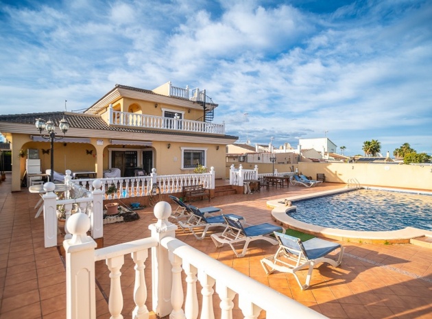 Resale - Villa - Torrevieja - Torrevieja Centro