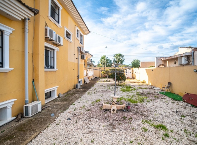 Resale - Villa - Torrevieja - Torrevieja Centro