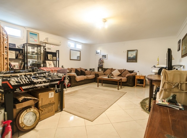 Resale - Villa - Torrevieja - Torrevieja Centro