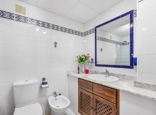 Resale - Apartment - Torrevieja - Playa De Los Locos