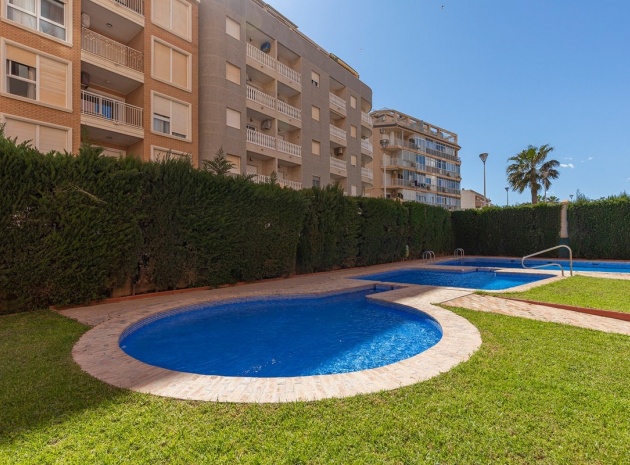 Resale - Apartment - Torrevieja - Playa De Los Locos